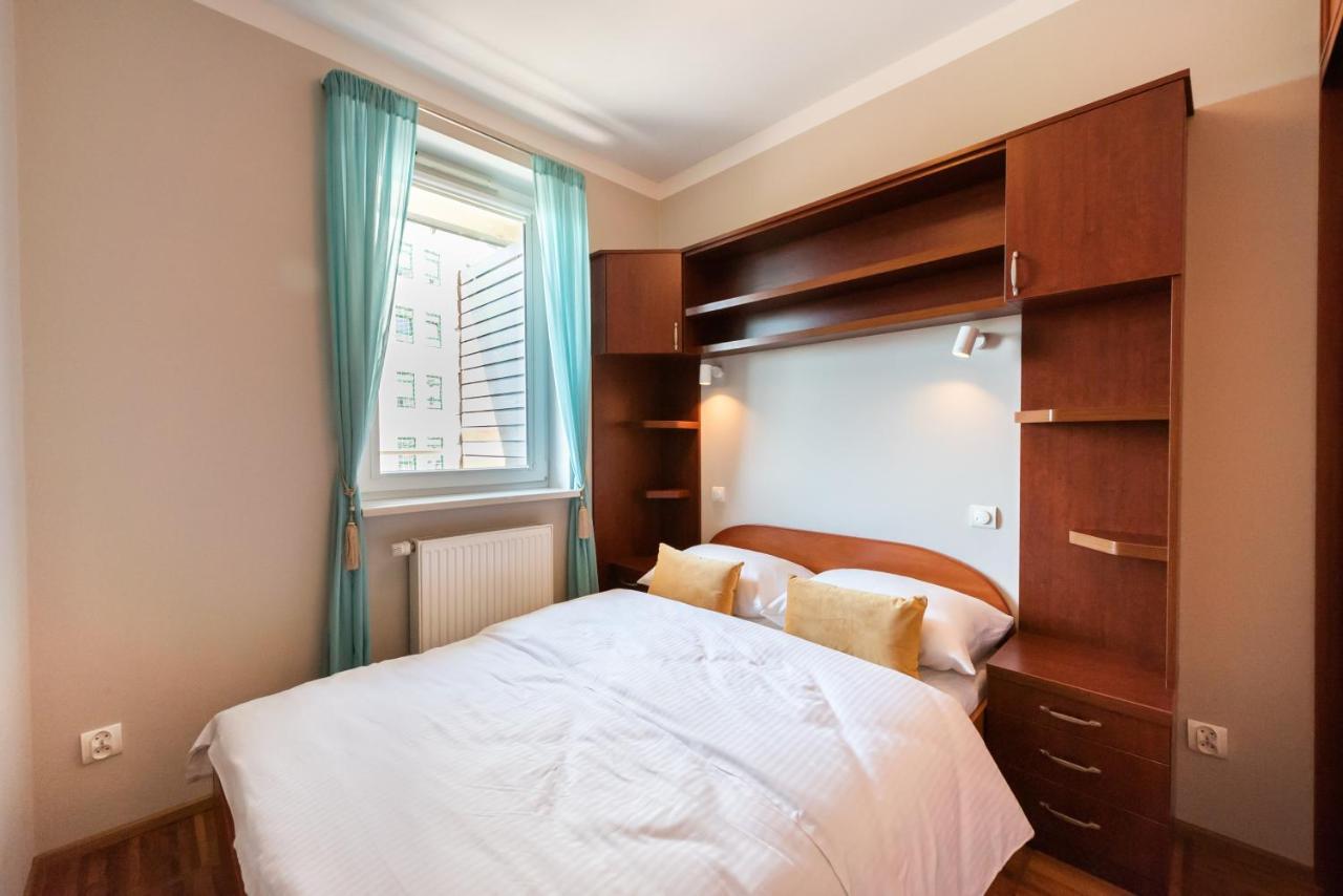 Metro Wilanowska Homely Apartment Varsovia Exterior foto